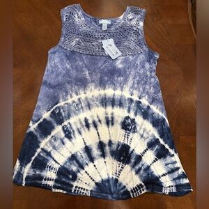 Women’s Tie-Dye Top in Blue and White.